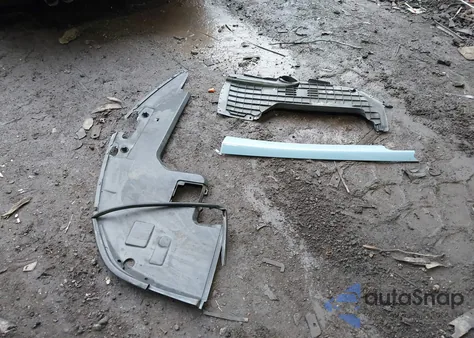 2013 Volkswagen Beetle 2.5L z USA, uszkodzony, nr VIN 3VW5X7AT9DM826252